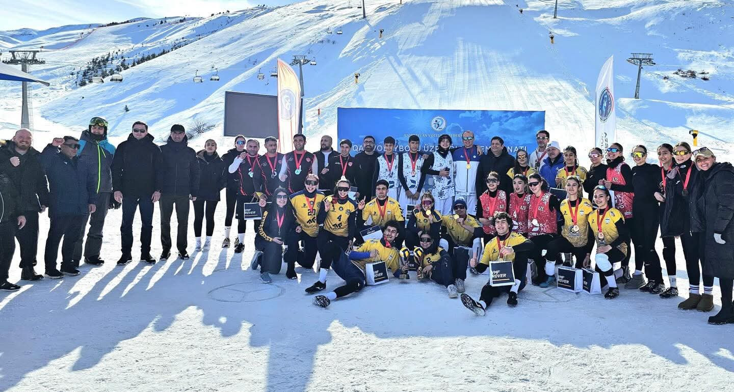 
        Qar voleybolu üzrə ölkə kuboku başa çatıb.
    